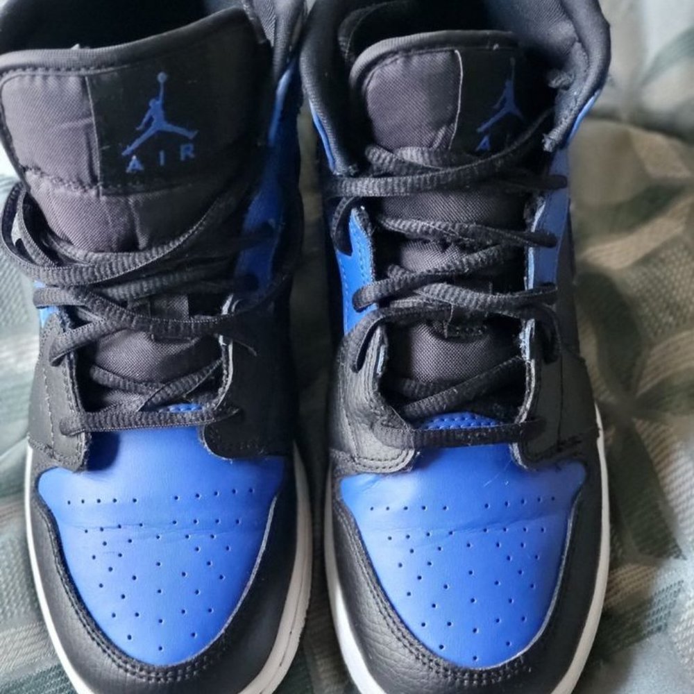 Nike Air Jordan 1 Mid GS - Hyper Royal Size 6 Youth